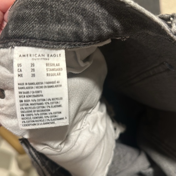 Highest Rise 90s Boyfriend Jeans - Picture 4 of 5